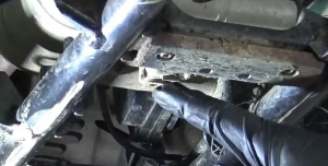 carry out an emptying of the front axle on a quad
